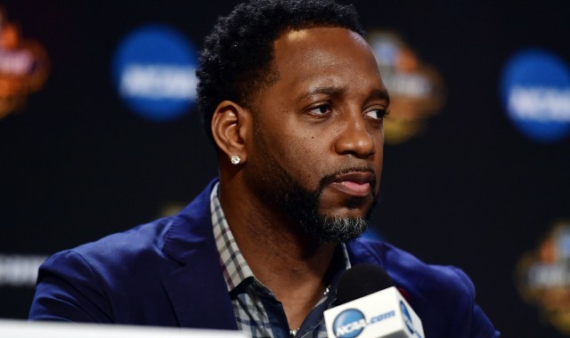 开云体育下载网址-当代球员总被名宿批评？麦迪：因为钱 乔丹年薪也只有两三百万