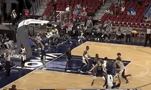 曾凡博G联赛首秀从防守做起 渡边雄太是他的榜样