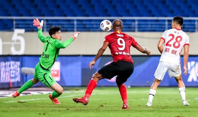 开云-【中超】儒尼奥尔替补双响 亚泰2比1胜海港赛区登顶