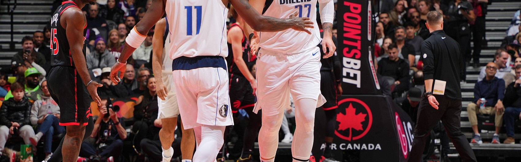 东契奇：生涯队友中我和欧文最默契 我们季前赛的磨合帮助很大